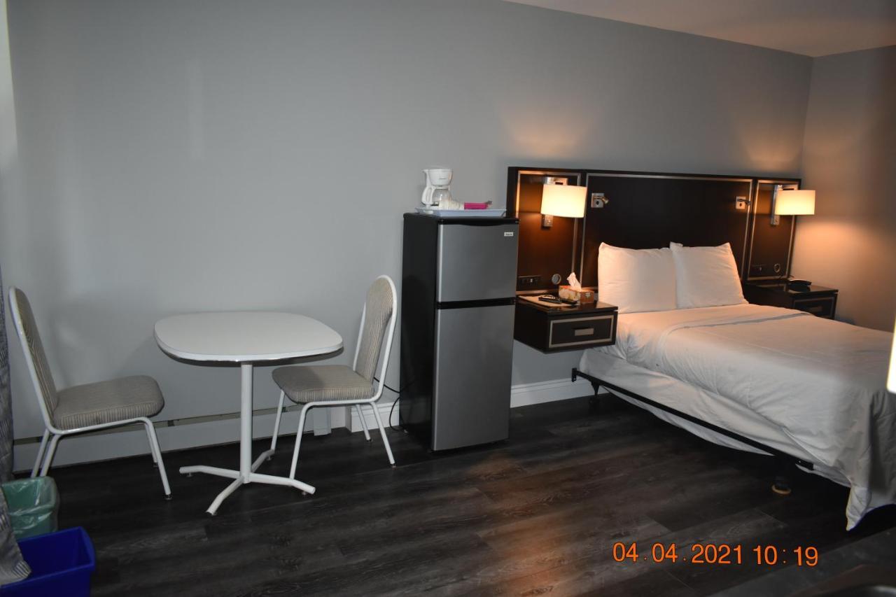 Motel Time Travellers
