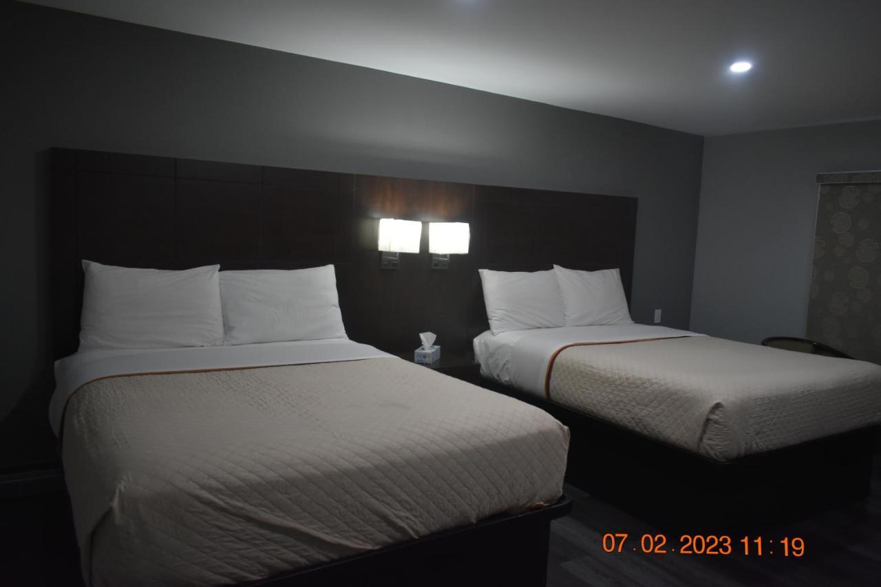 Motel Time Travellers